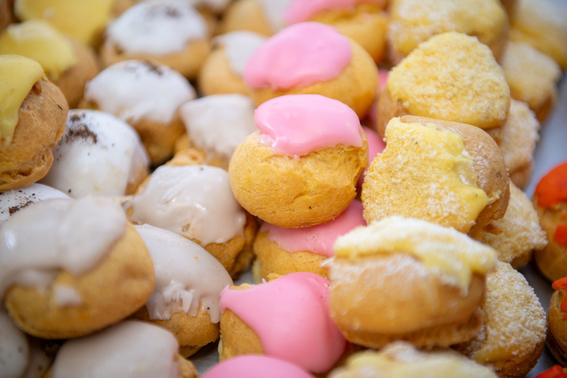 Pasticcini vari glassati