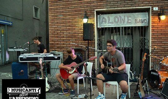 I suoi allievi si esibiscono