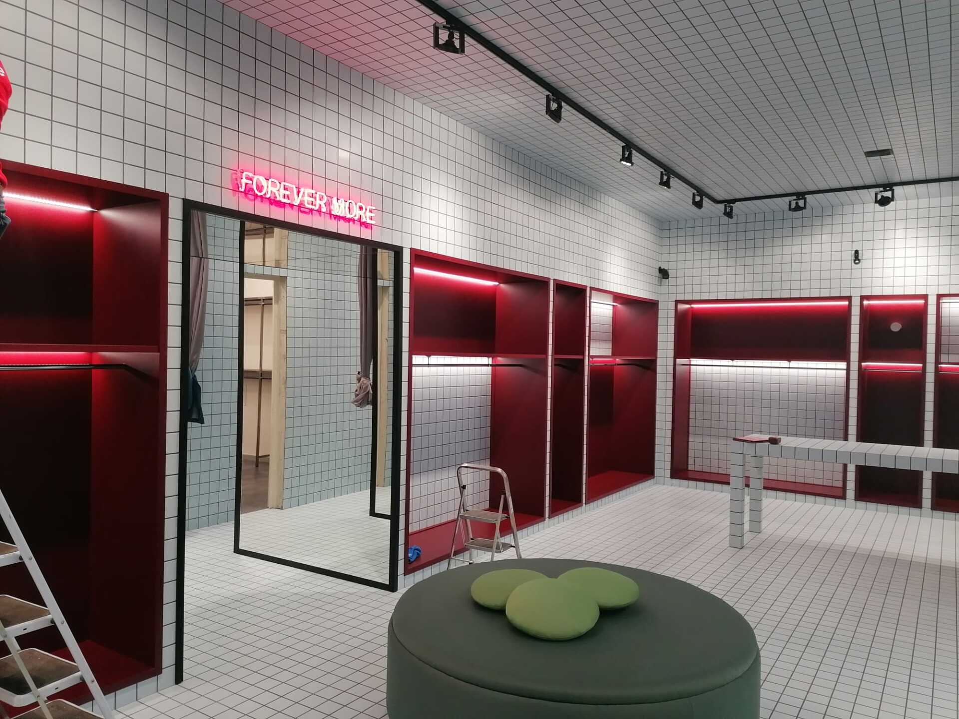 esposizione negozioarredo commerciale