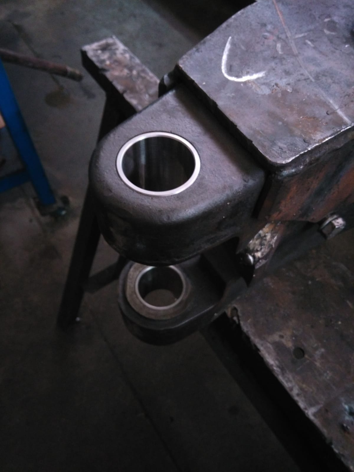 attrezzo per lavorazioni e riparazioni metalmeccaniche