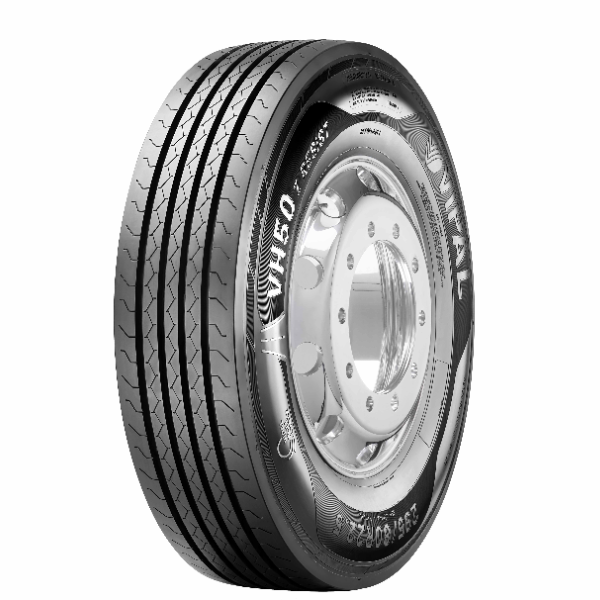 Pneu preto de caminhão com a marca