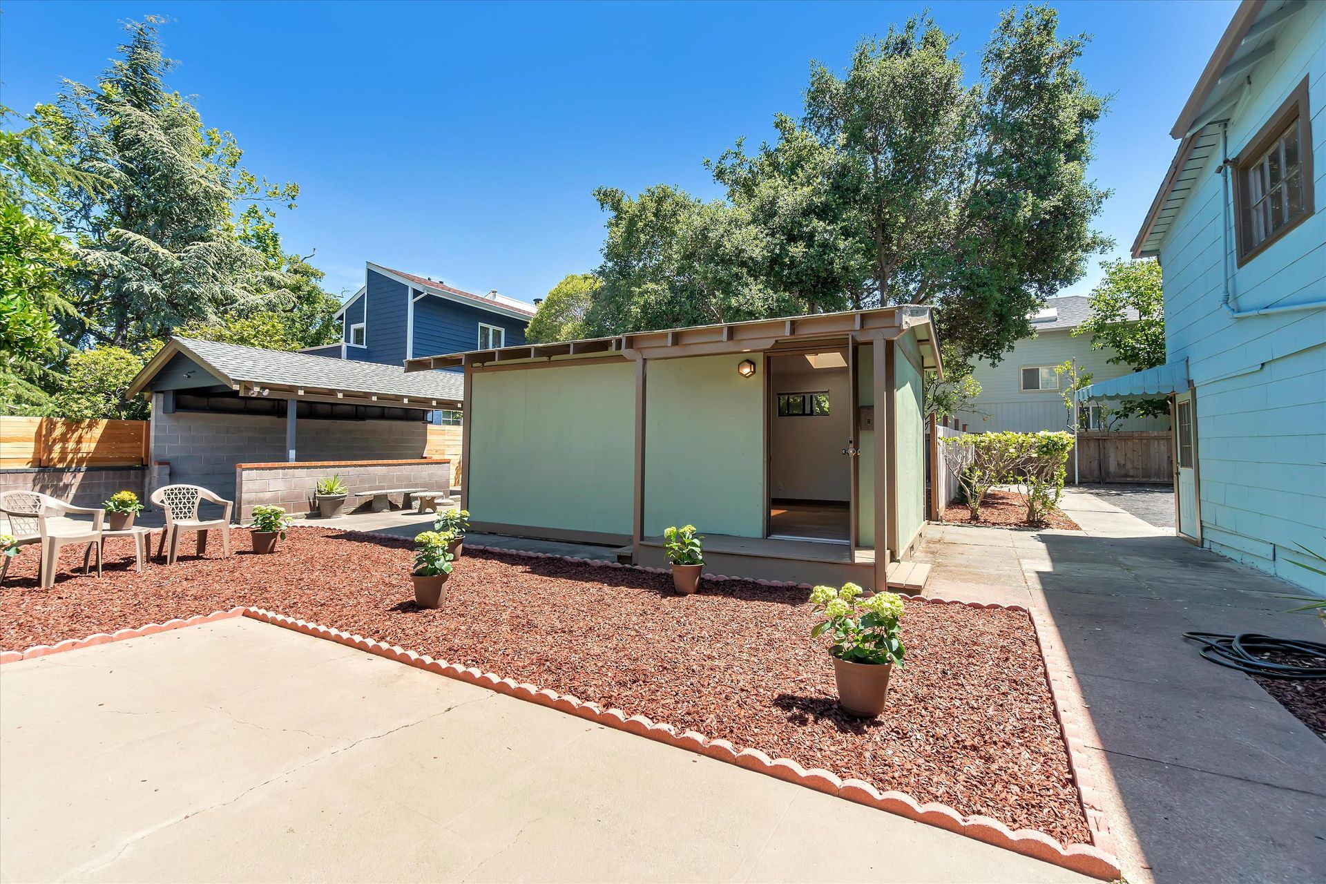 White House Dining Area — San Francisco, CA — Laurel Realty & Investment