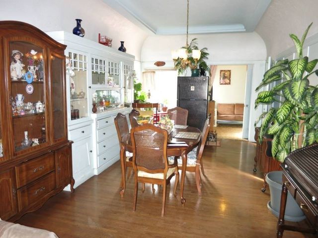 Vintage Dining Area — San Francisco, CA — Laurel Realty & Investment