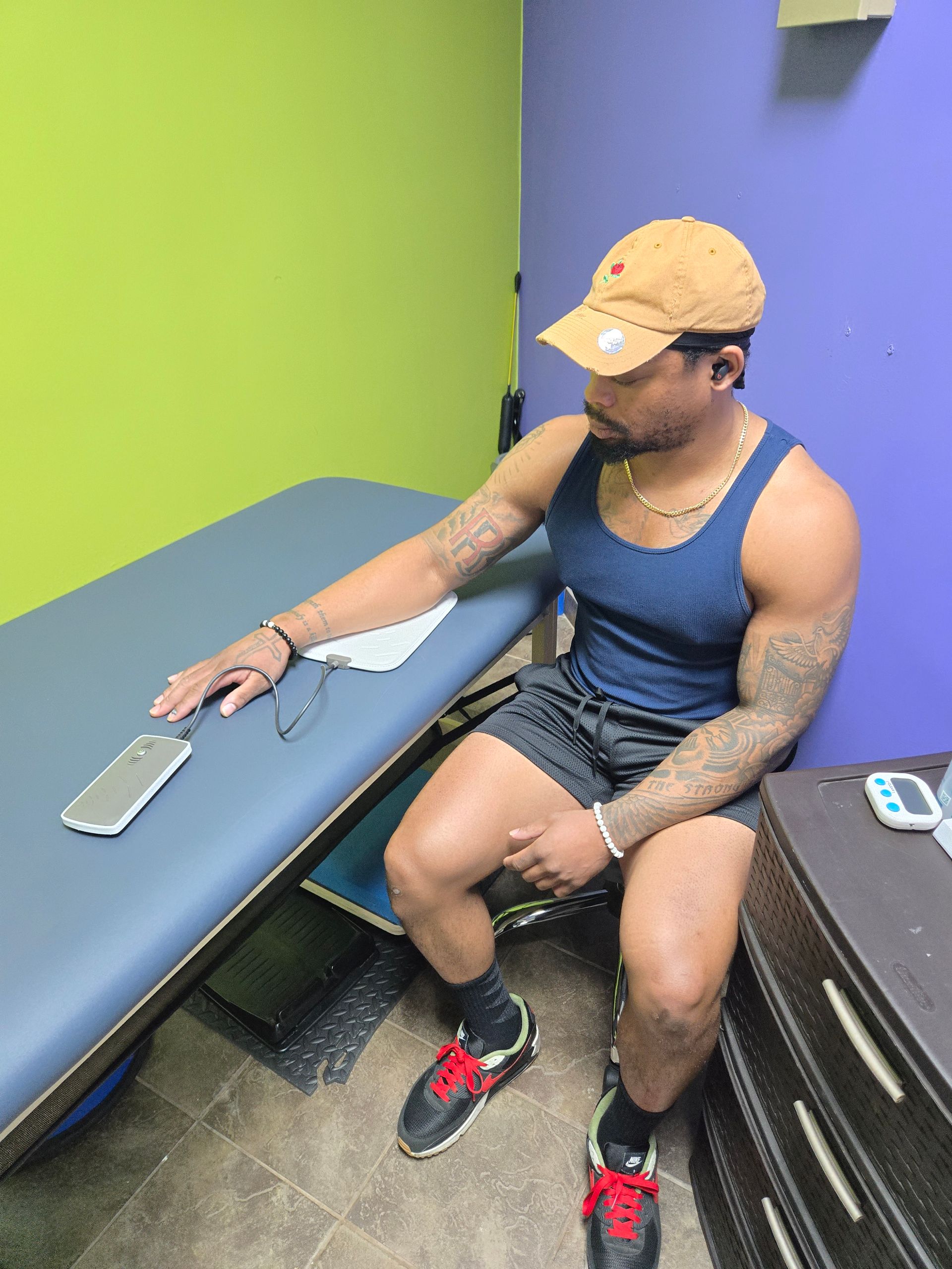 Shoulder shockwave therapy