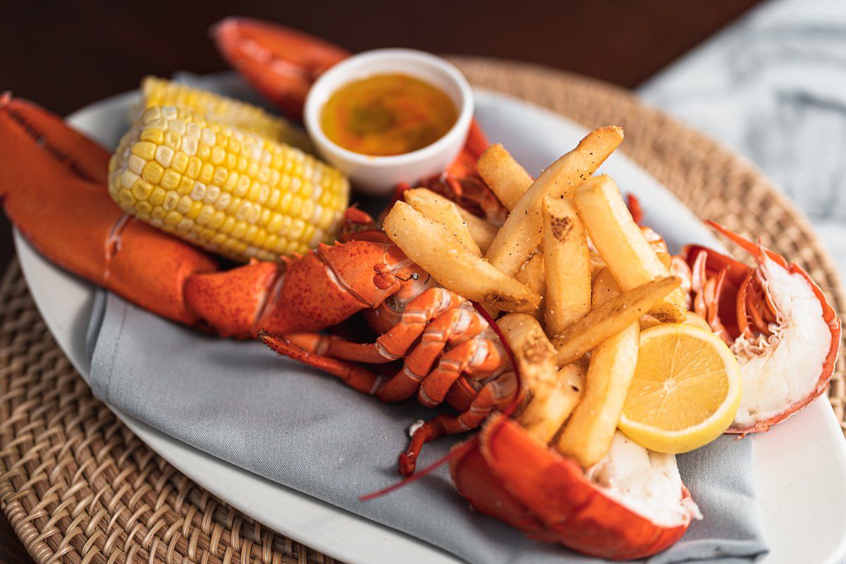 Picture of the lobster and fries