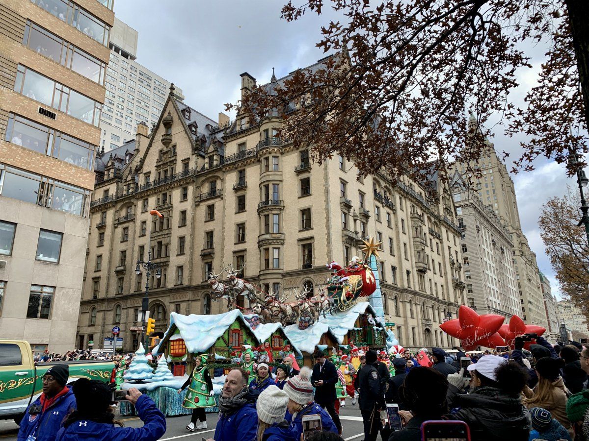 Accessible Travel NYC Santa Claus Macy's Thanksgiving Parade