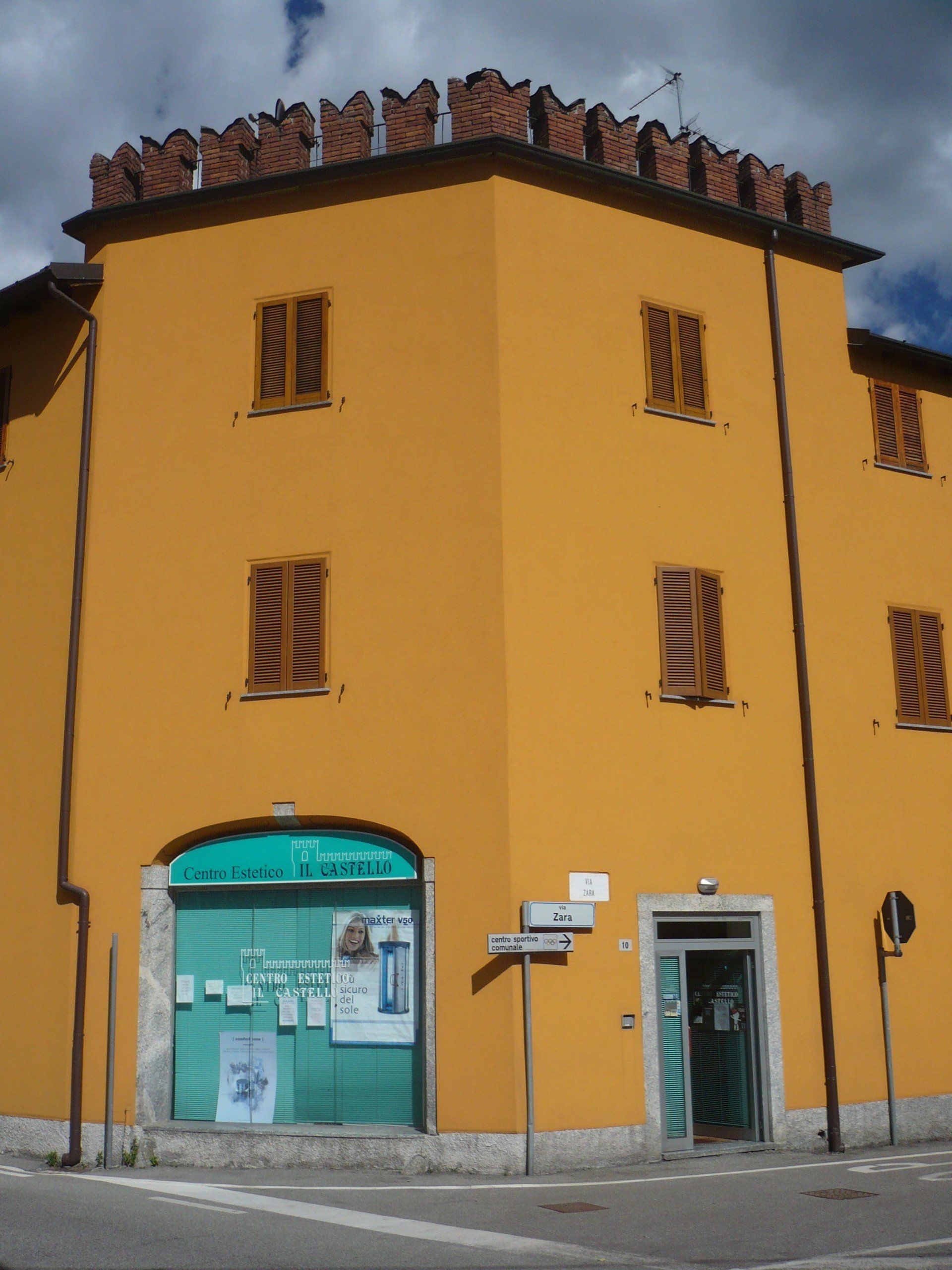 Vista dall'esterno dell'istituto di bellezza