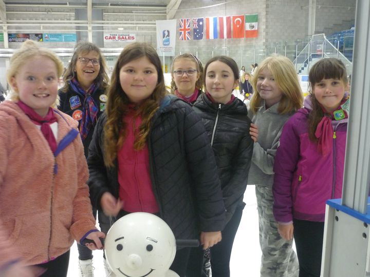 Kirkcudbright Guides visit ice bowl