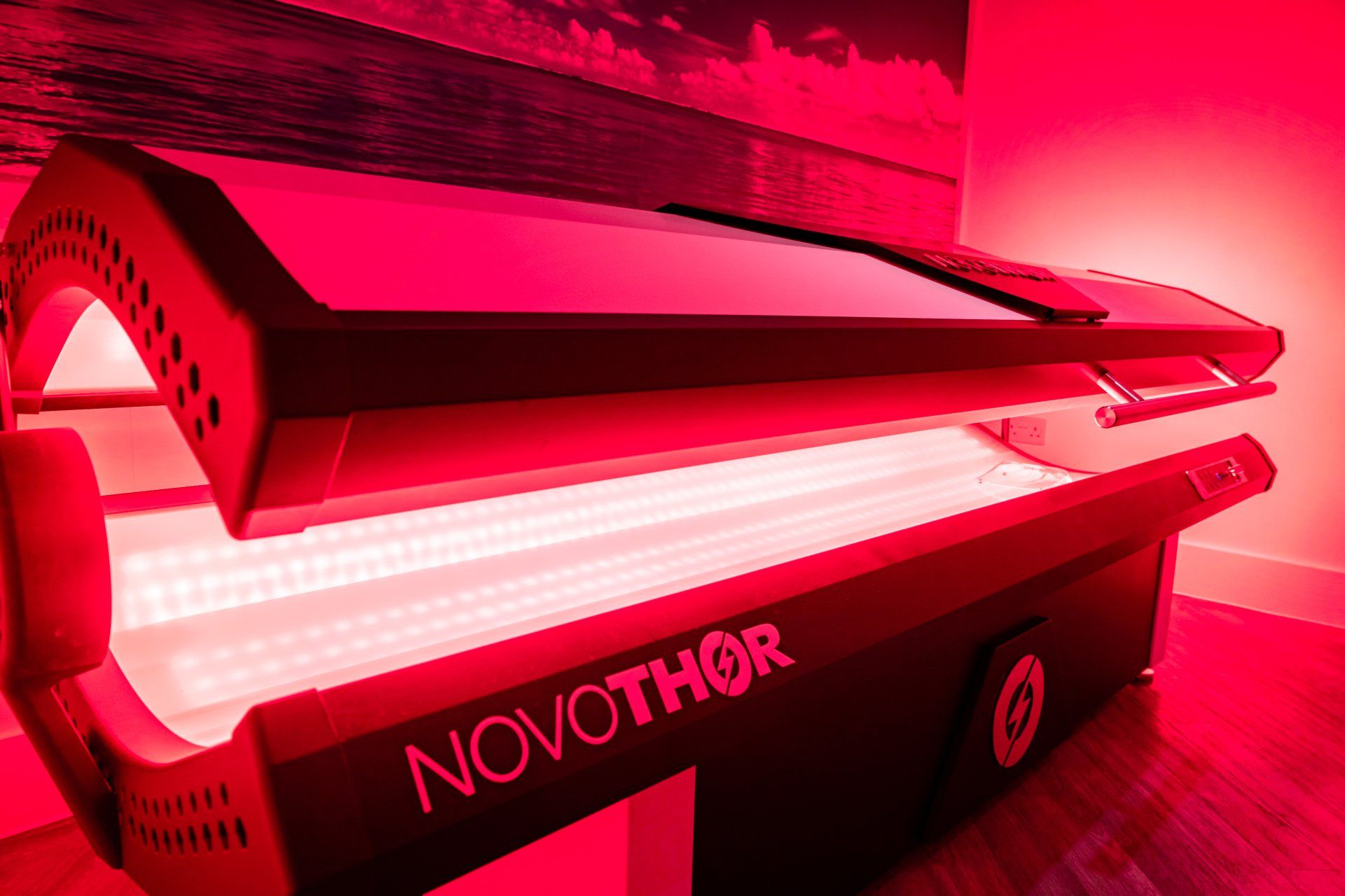 NovoTHOR Red Light therapy bed