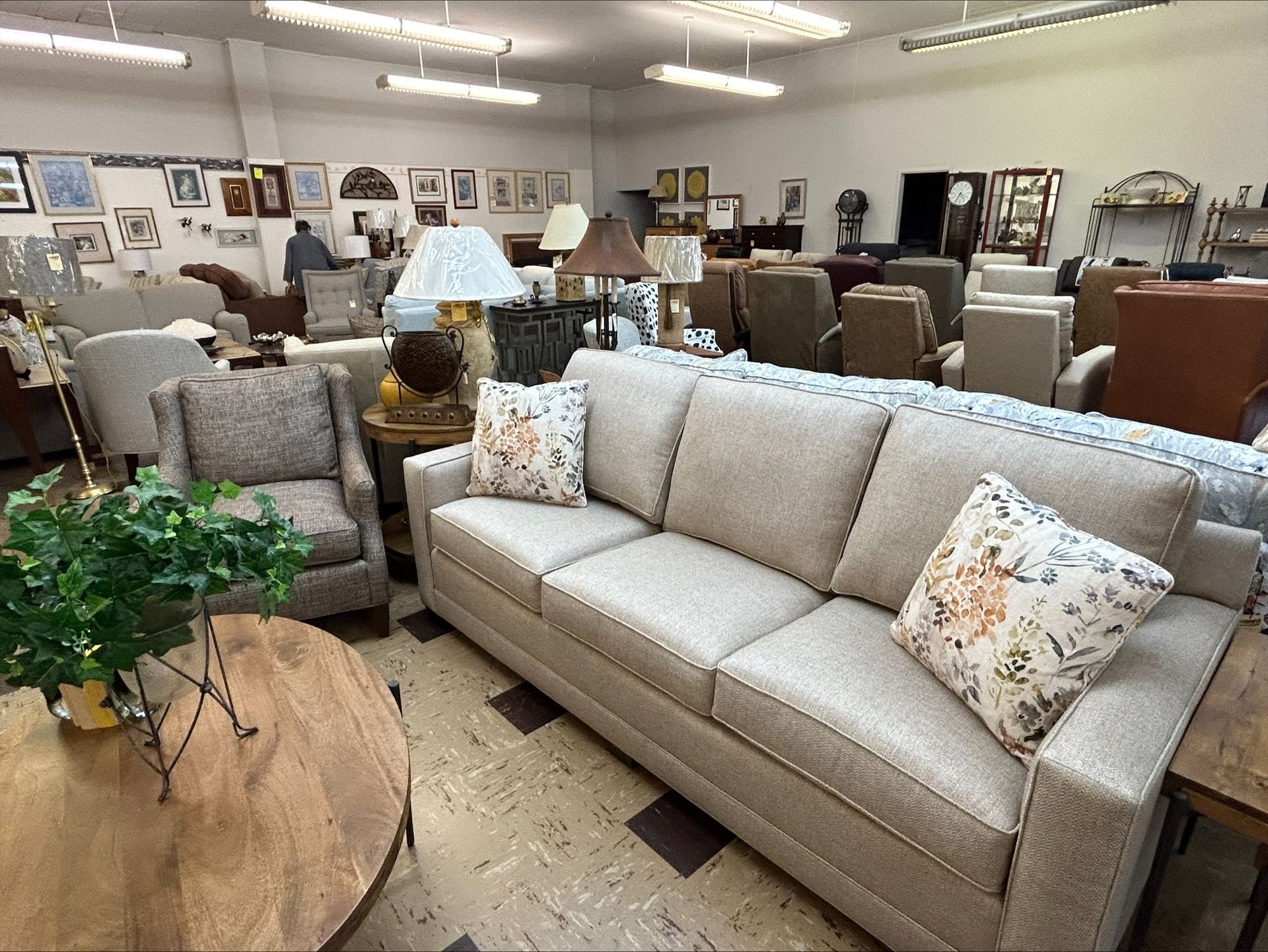 Furniture 7 — Livonia, MI — Chris Furniture