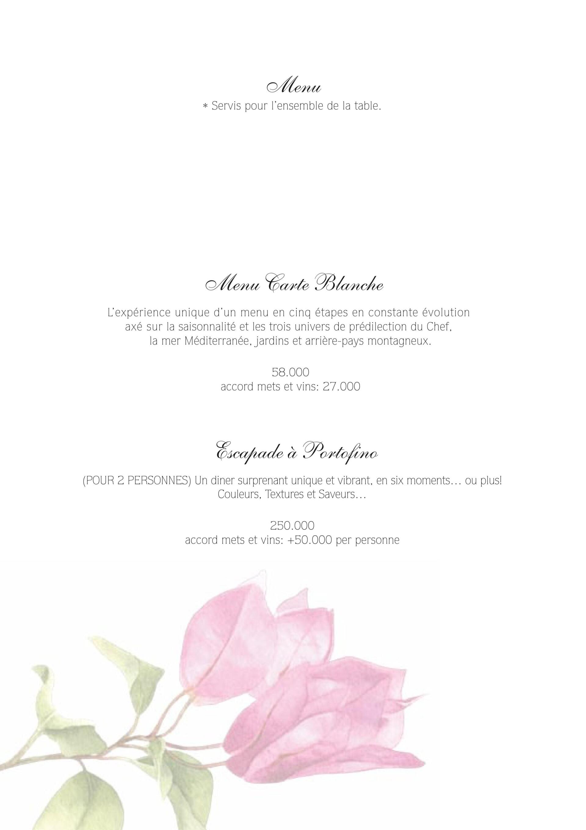 Invitation de mariage avec illustration de fleur rose.