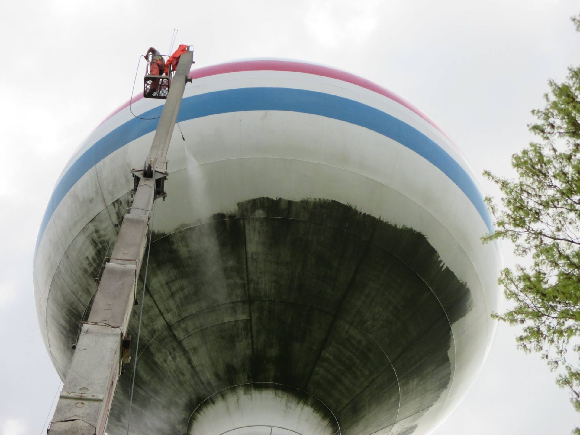 water tower cleaning and painting