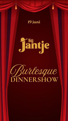 Een hotelkamer met twee bedden en een schilderij aan de muur.