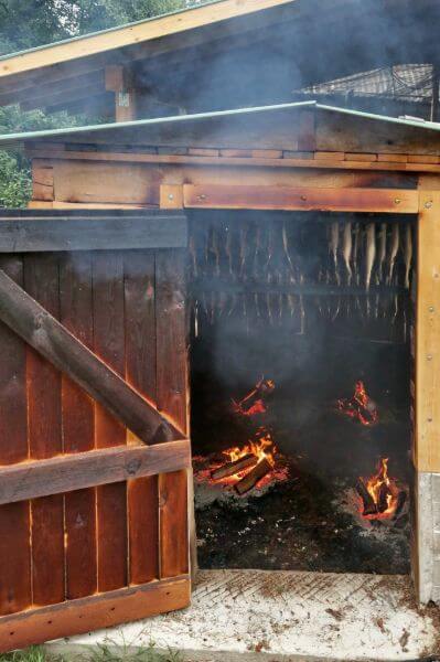 Zvejnieku sētas Dieniņas | kūpinātas zivis un zivju kulinārija