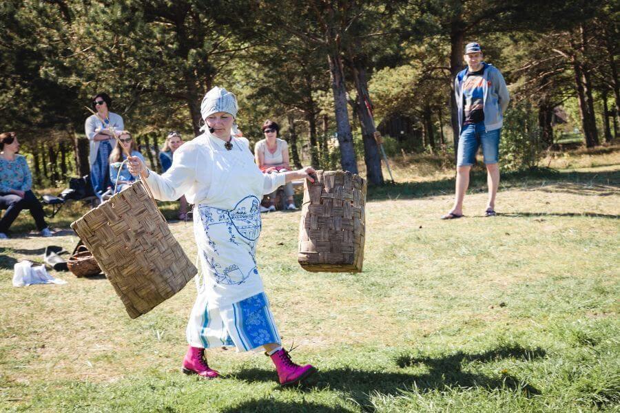 Izklaides Zvejnieku sētā Dieniņas