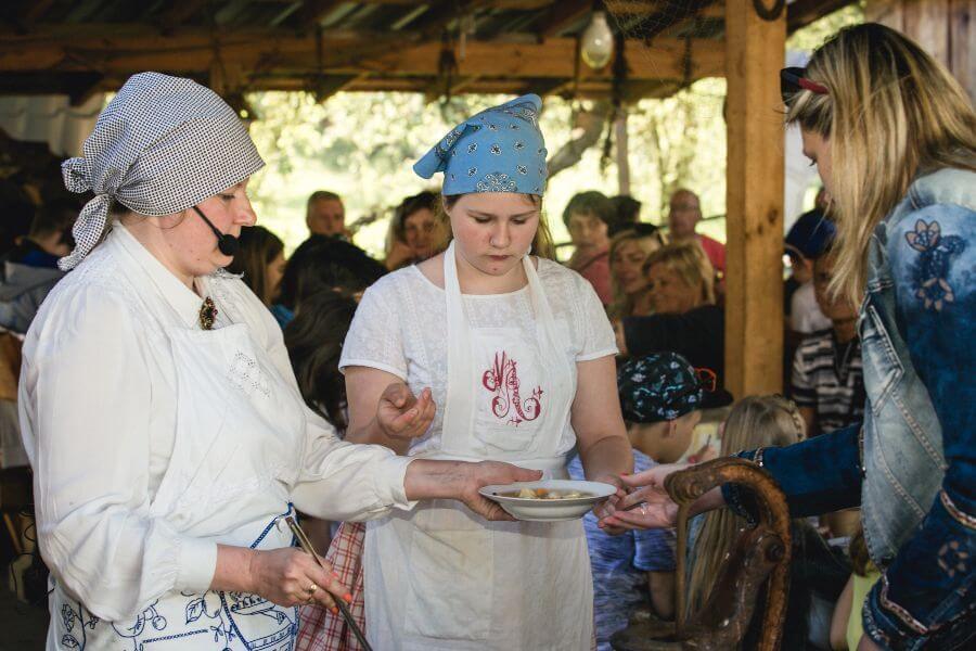 Izklaides Zvejnieku sētā Dieniņas