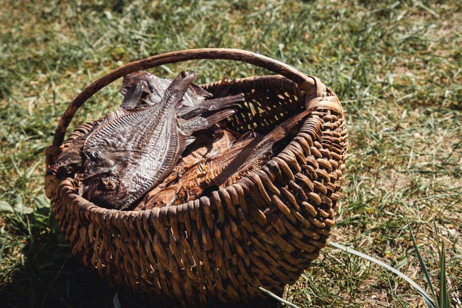 Zvejnieku sētas Dieniņas | kūpinātas zivis un zivju kulinārija