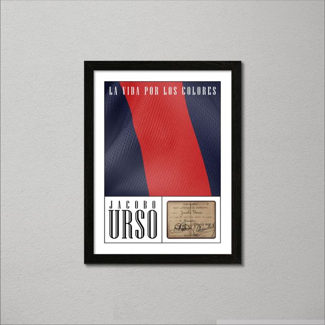 Framed artwork: blue and red striped fabric, text "LA VIDA FUE LOS COLORES," and "OSCAR URSO."