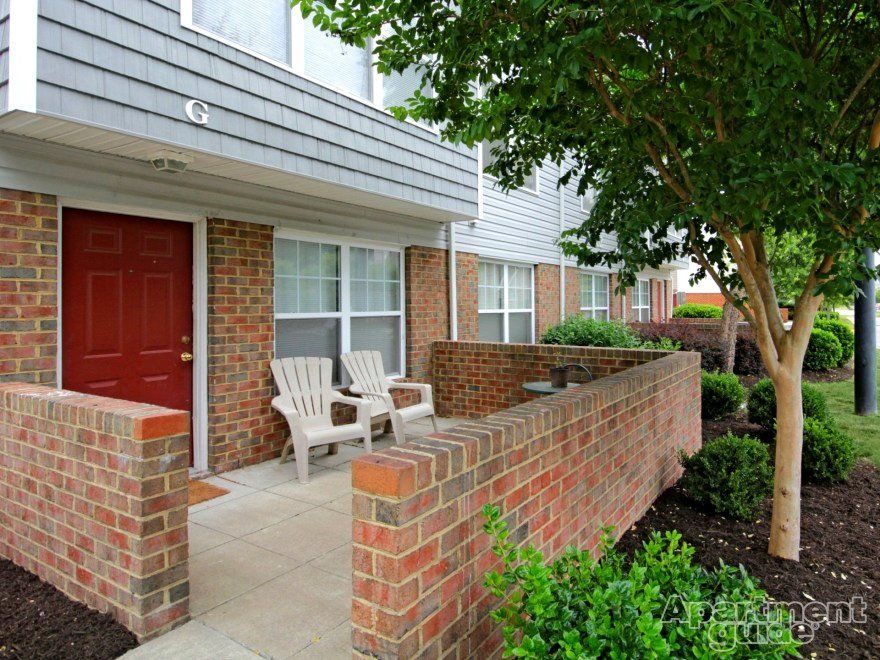 Patio at Suits at Port Warwick