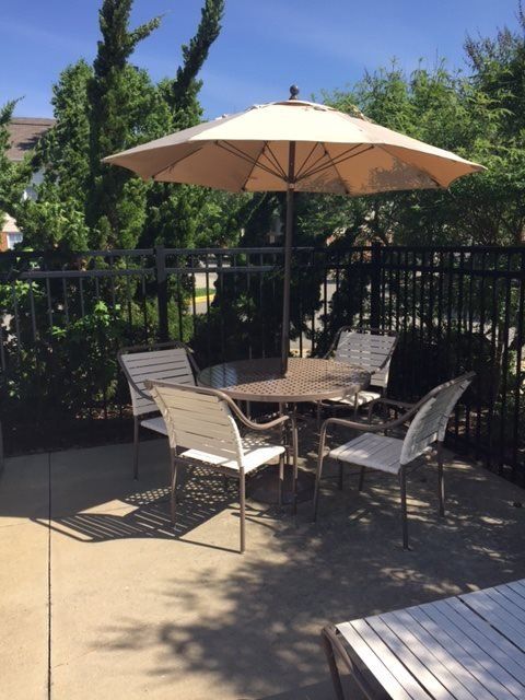 Outdoor Seating at Suites at Port Warwick