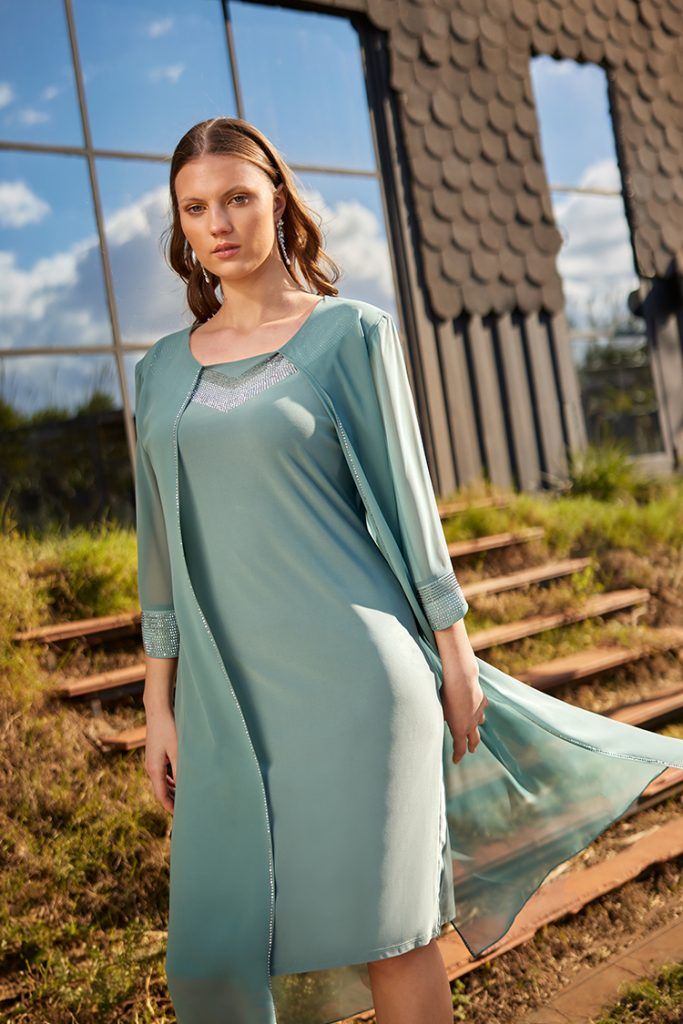 vestito a maniche lunghe