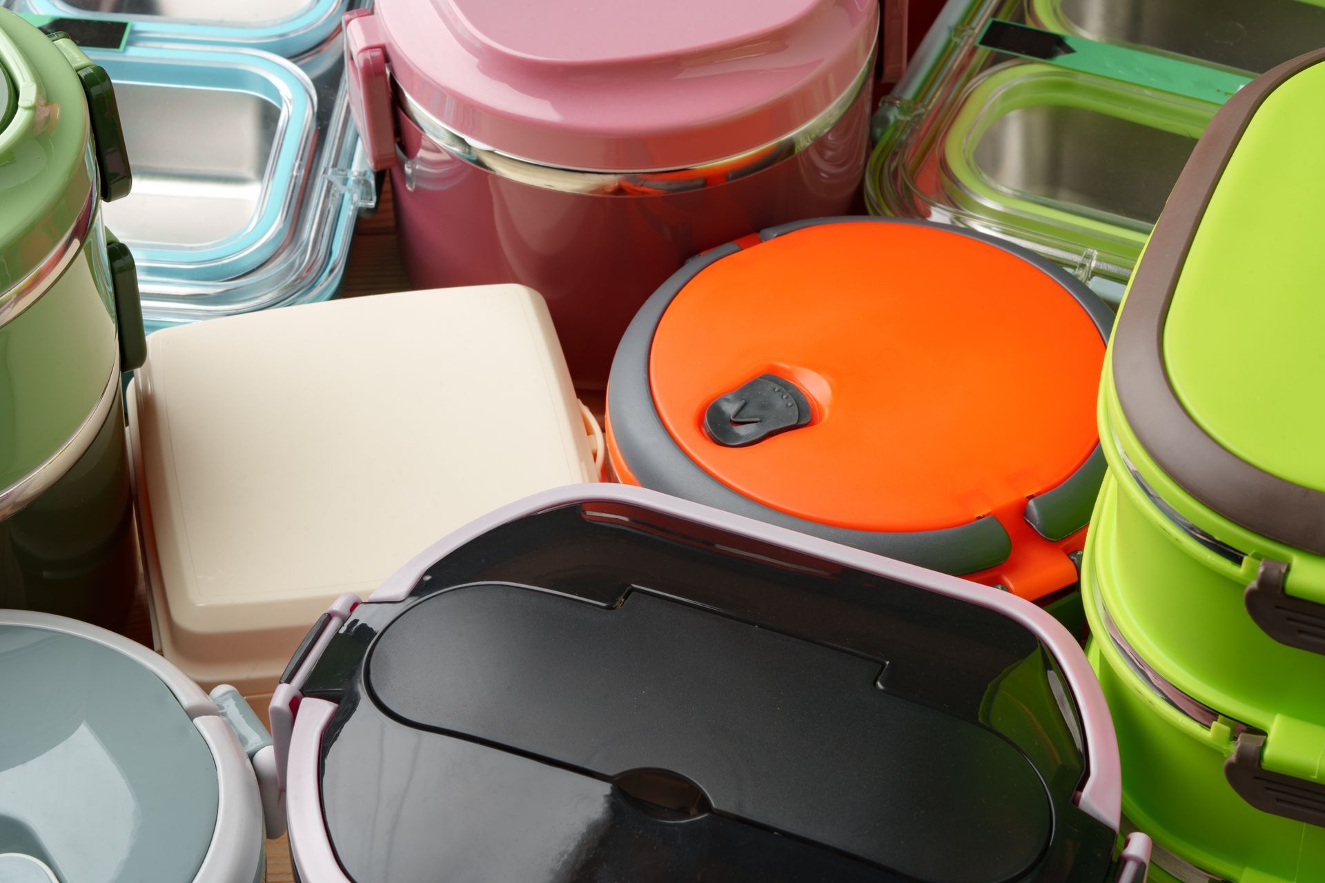 A photo of a a collection of so-spill food containers. 