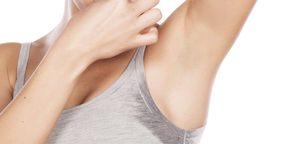 sweating armpits of women