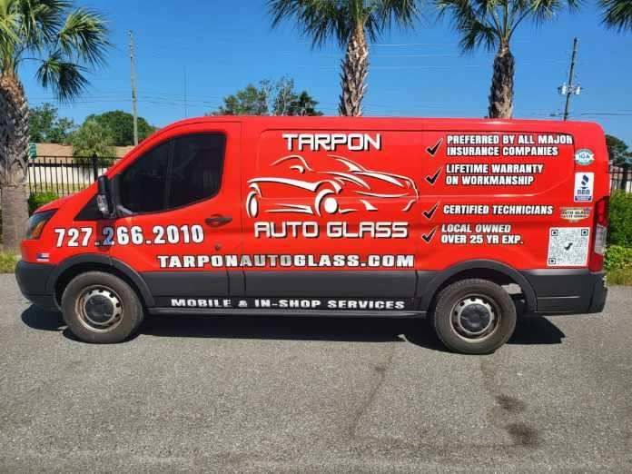 Mobile auto glass replacement in Tarpon Springs, FL