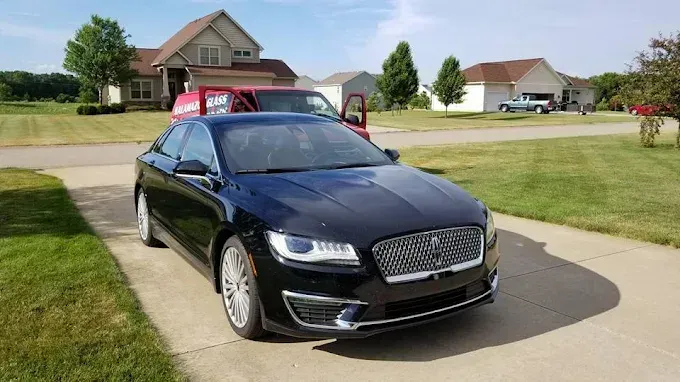 Lincoln Windshield replacement in Tarpon Springs, FL Lincoln Windshield replacement in Tarpon Springs, FL