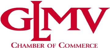 the logo for the chamber of commerce is red and white