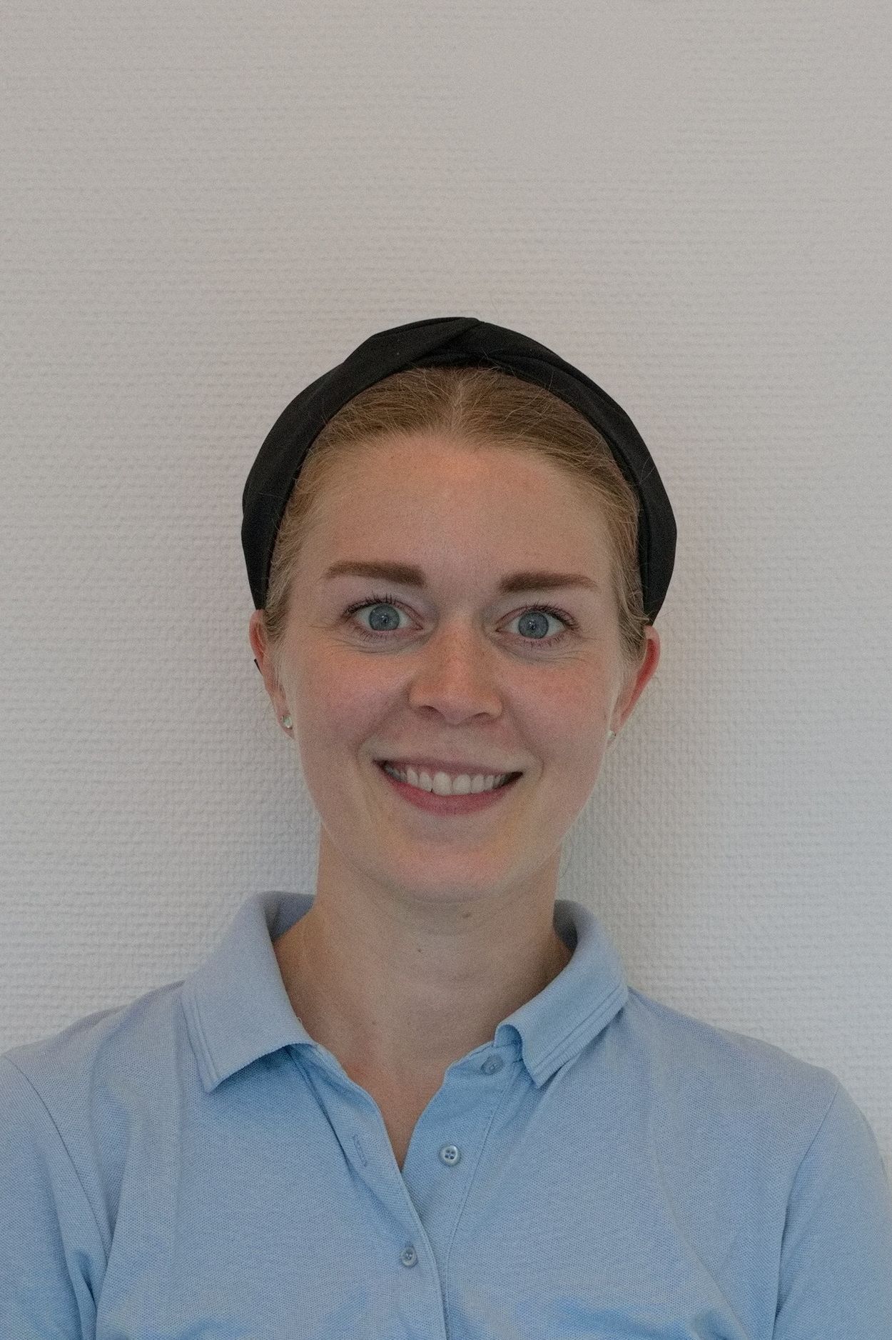 Et billede af Eva Sønnergaard, en tandlæge kl Tandlægerne i Frederiksværk