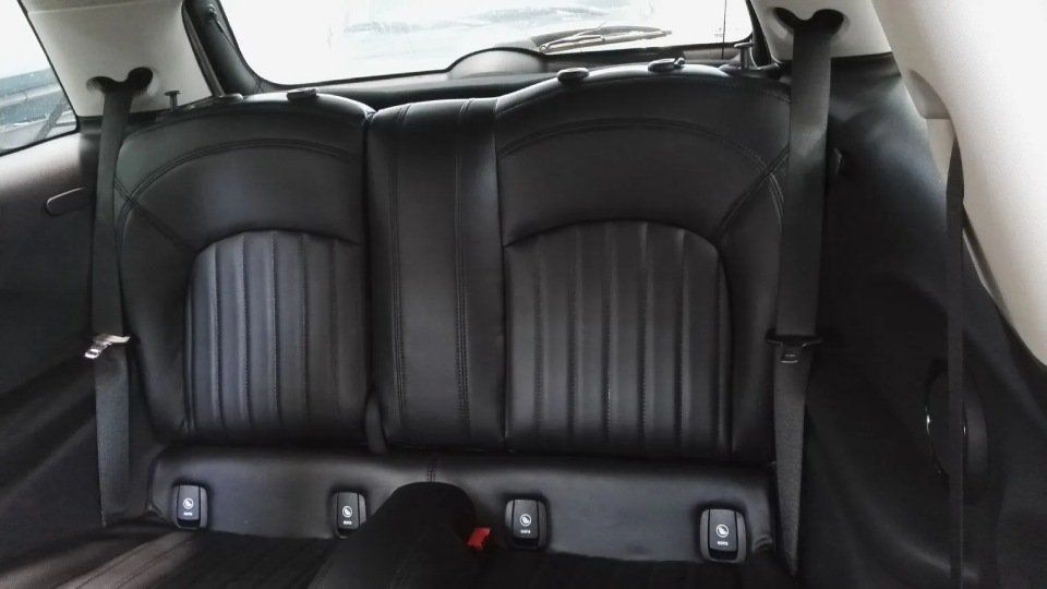 Sedili auto in pelle nera