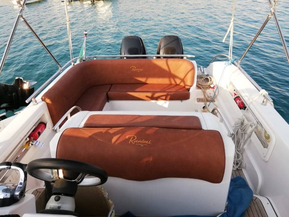 Rivestimenti in cuoio per barca