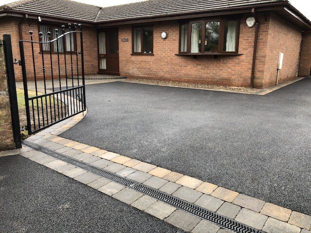 Quality tarmac driveways by Cheshire Paving Company