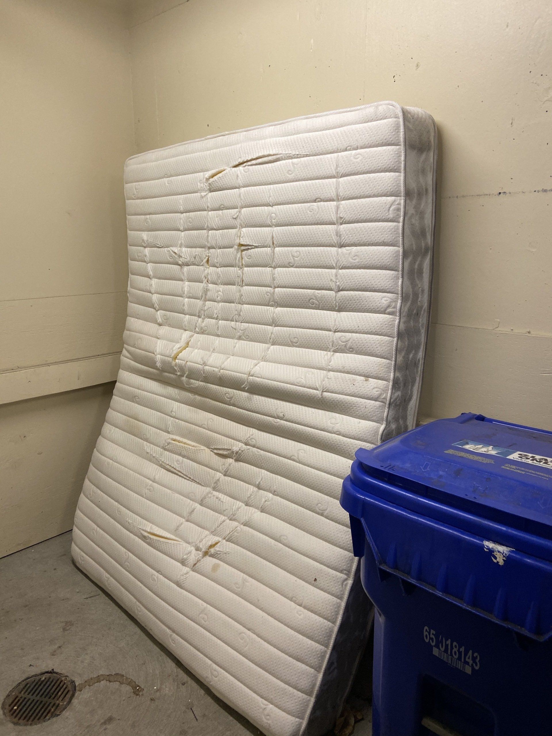 Mattress removal Clackamas