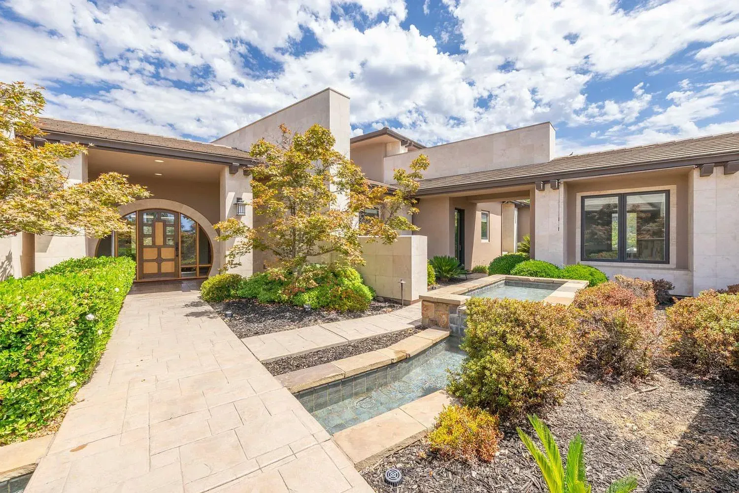 Homes for Sale in Lincoln