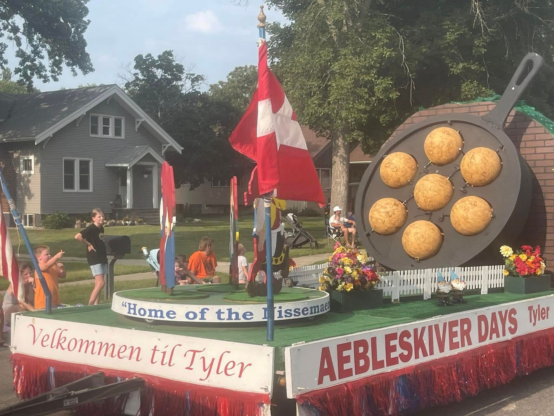 A float with the name tyler on it