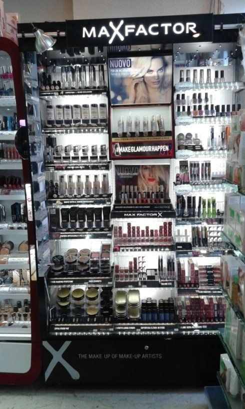 Cosmetici in esposizione