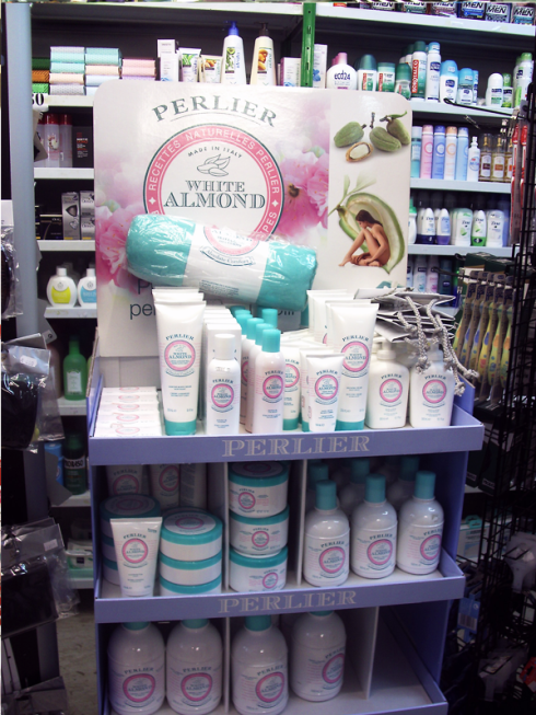 Espositore con prodotti per il corpo White Almond