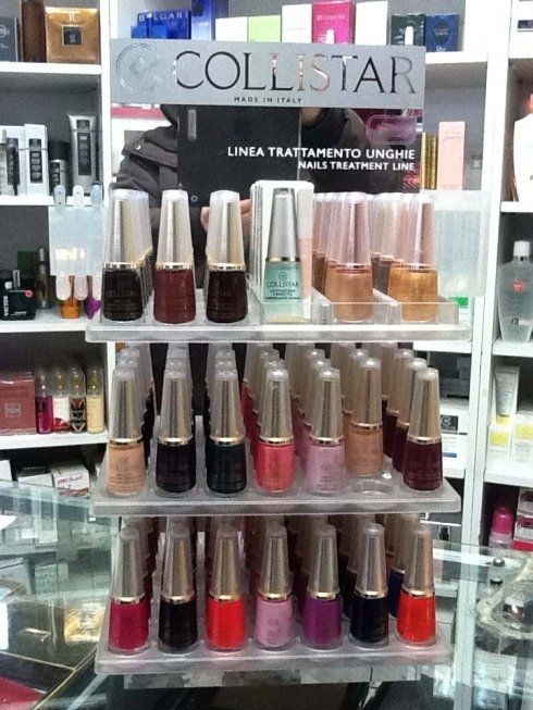 Smalti Collistar in esposizione