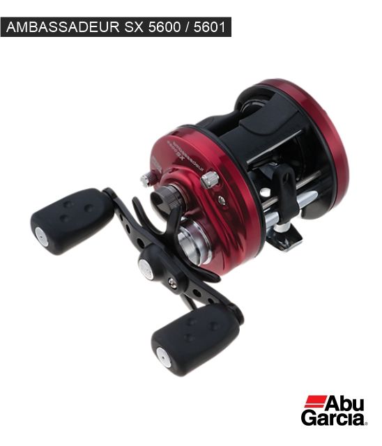 Carrete de pesca Abu Garcia Ambassadeur SX 5600/5601 rojo y negro con perillas de manija negras.