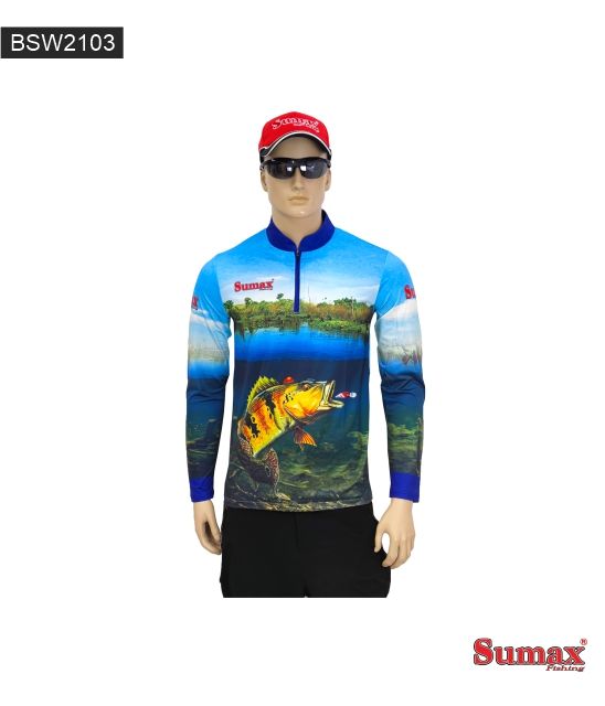 Maniquí con camisa de pesca de manga larga azul con una escena de lago y un pez, gorra roja y gafas de sol.