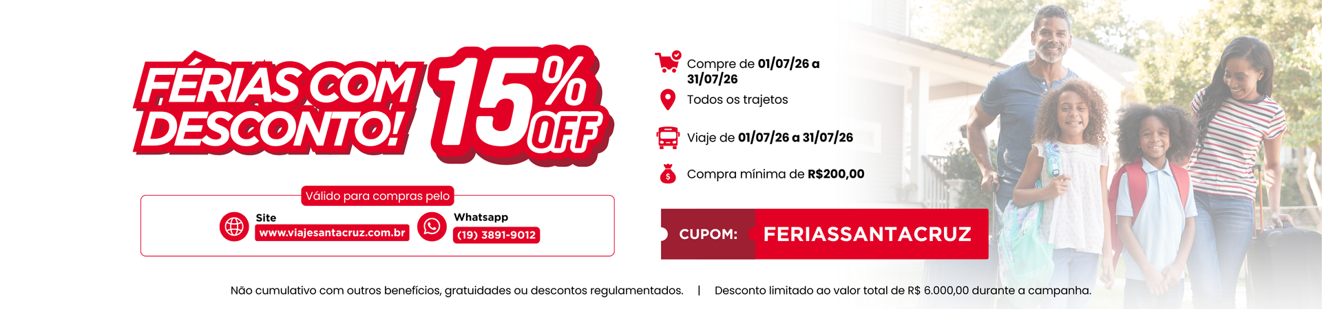 Banner vermelho e branco de promoção de verão com 15% de desconto e um casal na praia à direita.