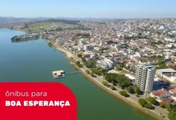 Uma vista aérea de uma cidade próxima a um corpo d'água, Cidade de Boa Esperança