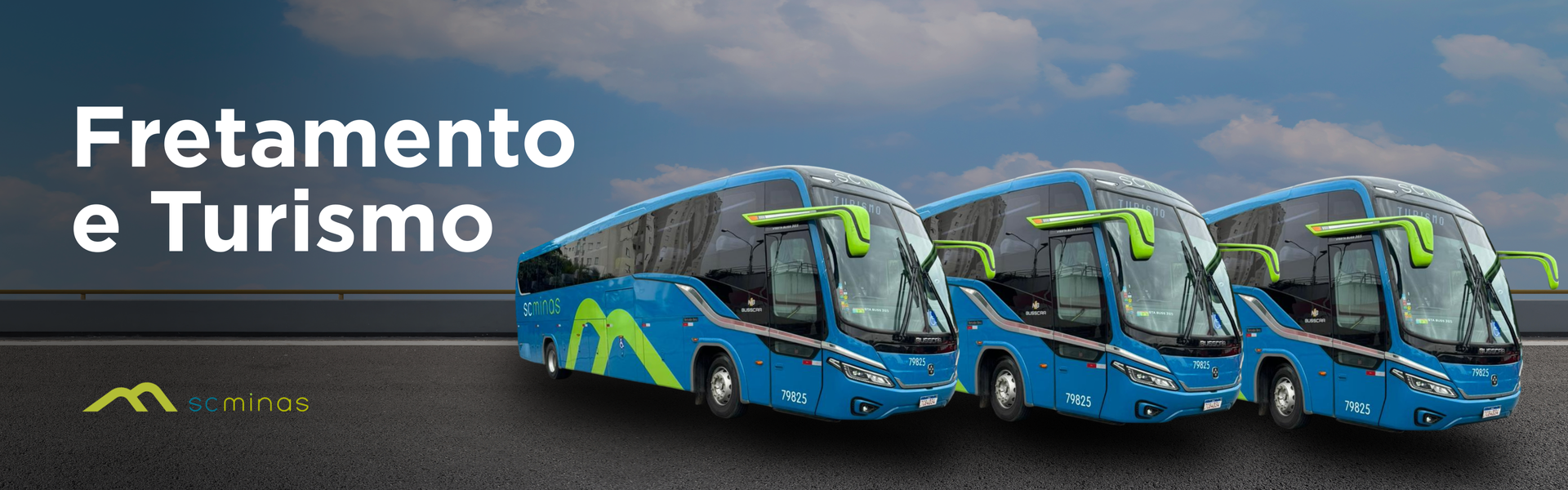 Imagem de banner com uma casa no meio de uma floresta com montanhas ao fundo.