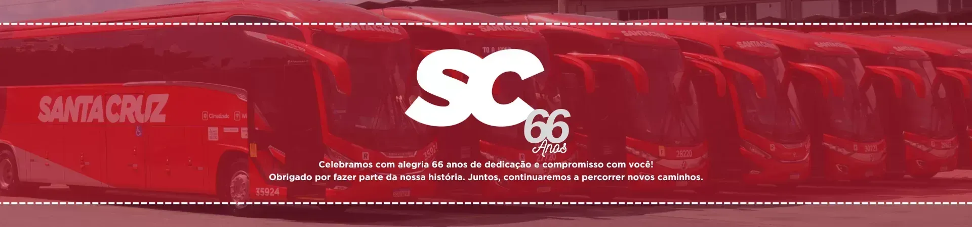 Imagem de banner com uma casa no meio de uma floresta com montanhas ao fundo.