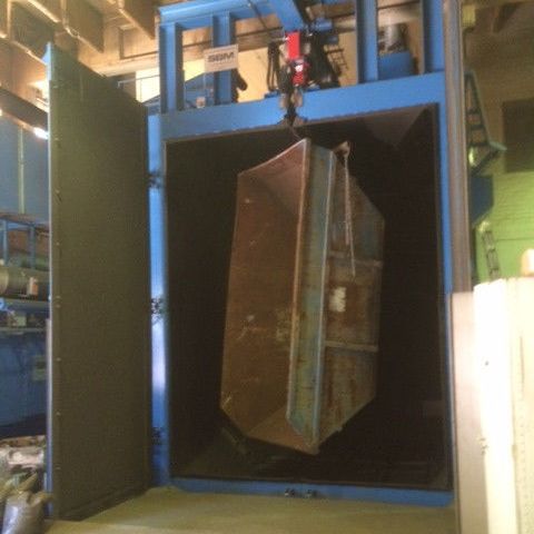 Vi hjälper dig med dina blästrings jobb i vår slungbläster