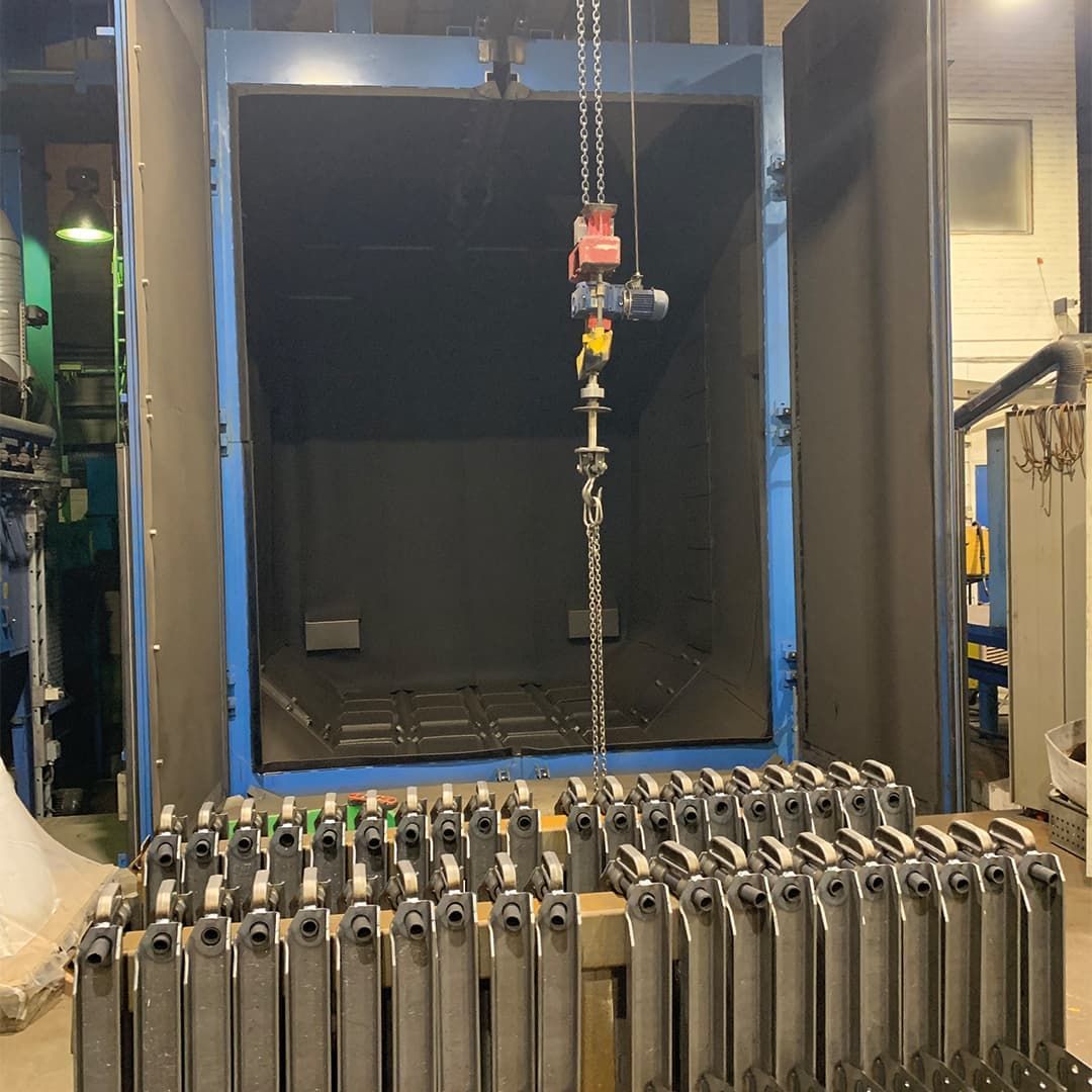 Vi hjälper dig med dina blästrings jobb  i vår slungbläster