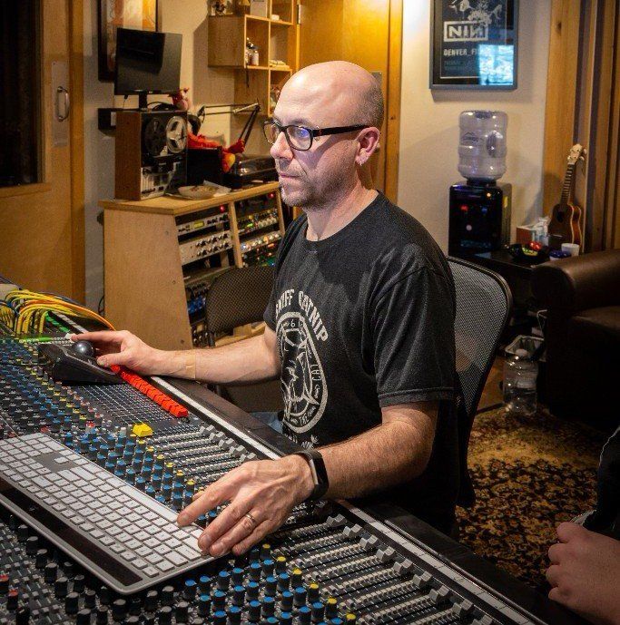 brad_smalling_mixing_mastering_engineer.png brad_smalling_mixing_mastering_engineer.png