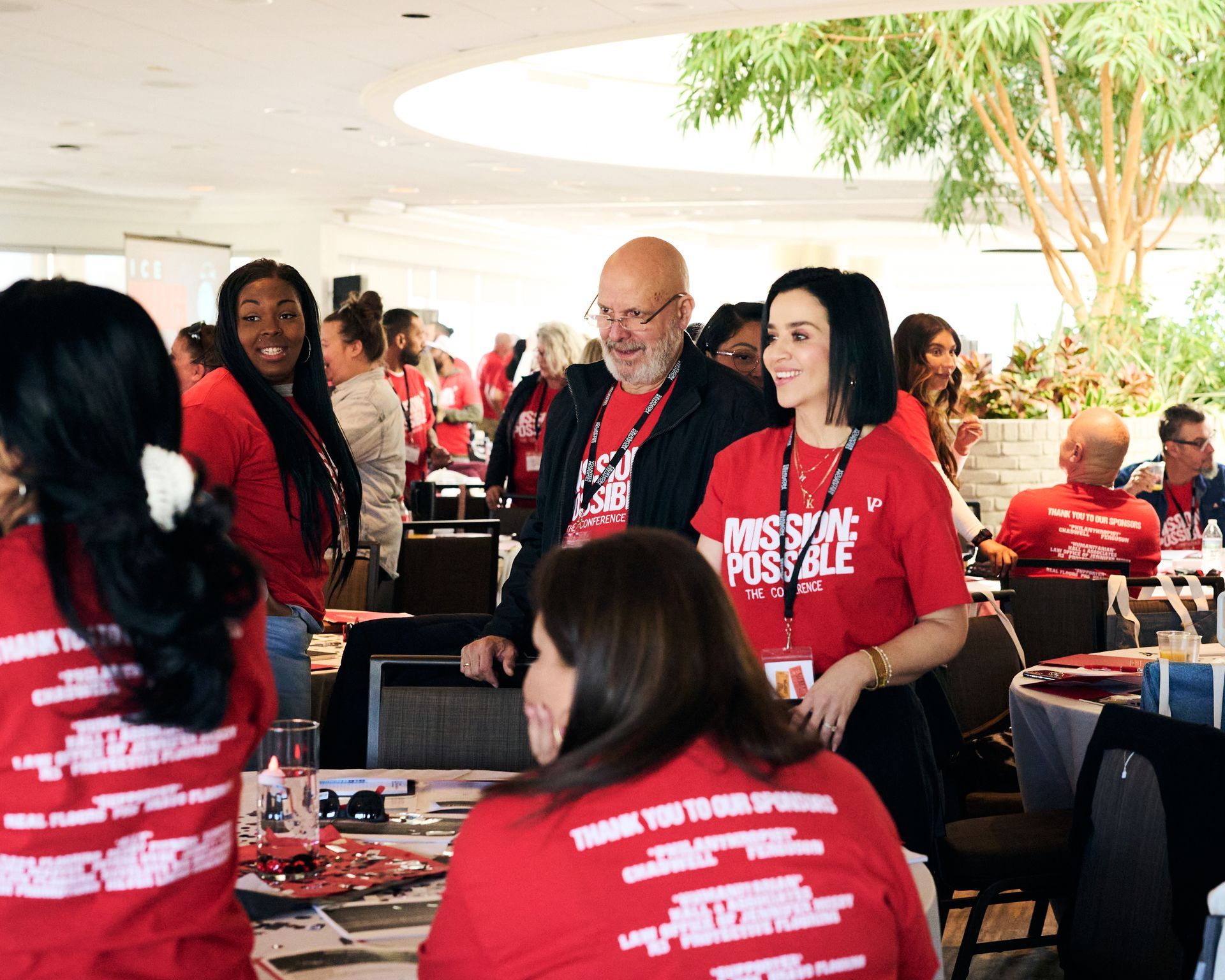 People in red shirts, 